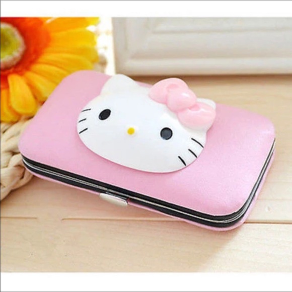 LAST 1!! Hello kitty manicure Set - Picture 3 of 3
